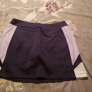 Izod brand, size small skort.